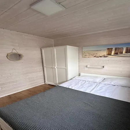 Casa vacanze Homes With Air Conditioning Dąbki